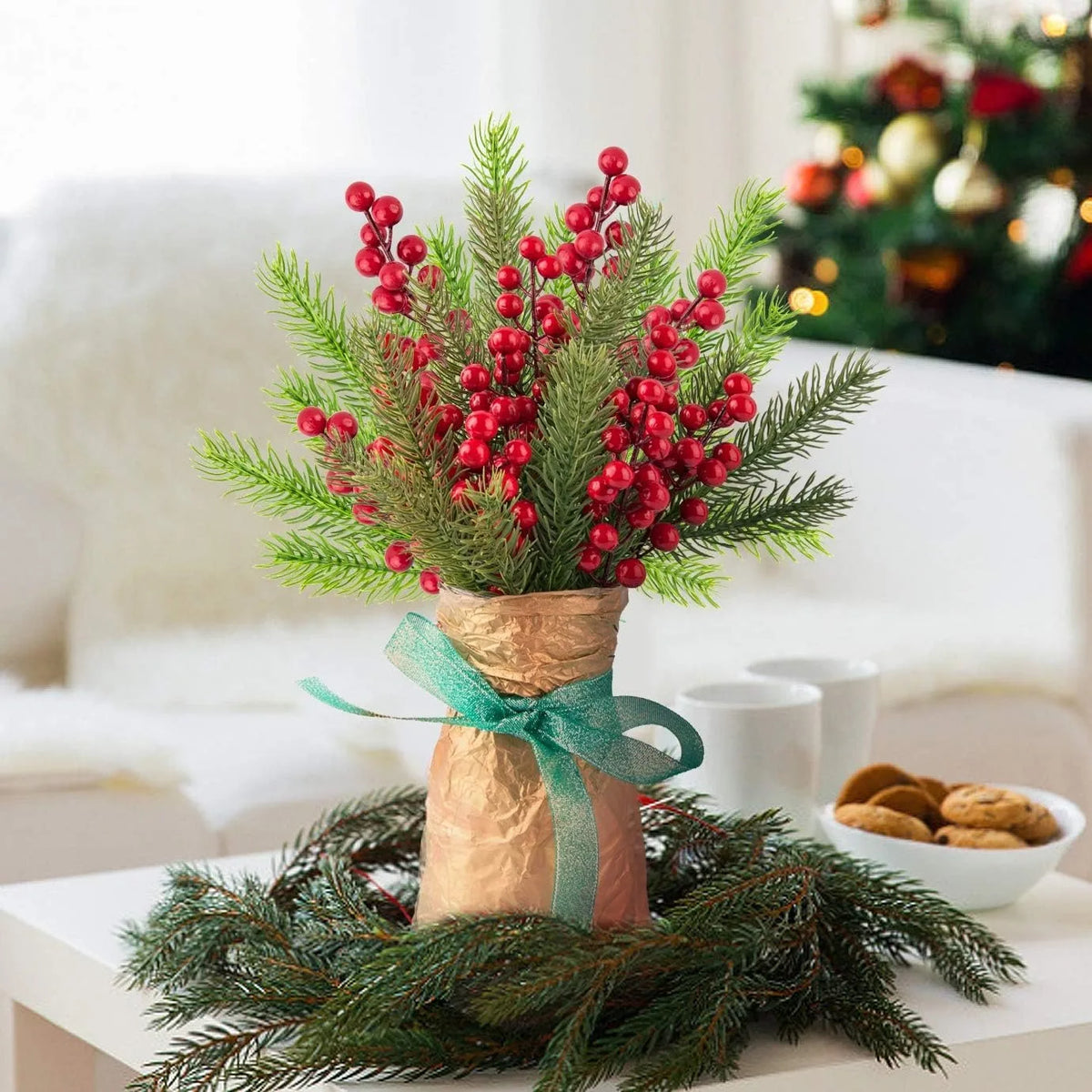Branches de pin artificielles et baies rouges – photo 4